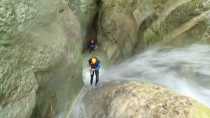 Une des nombreux rappels de 15m au canyon de la Pissarde