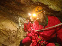 Main courante dans la grotte des cuves de Sassenage