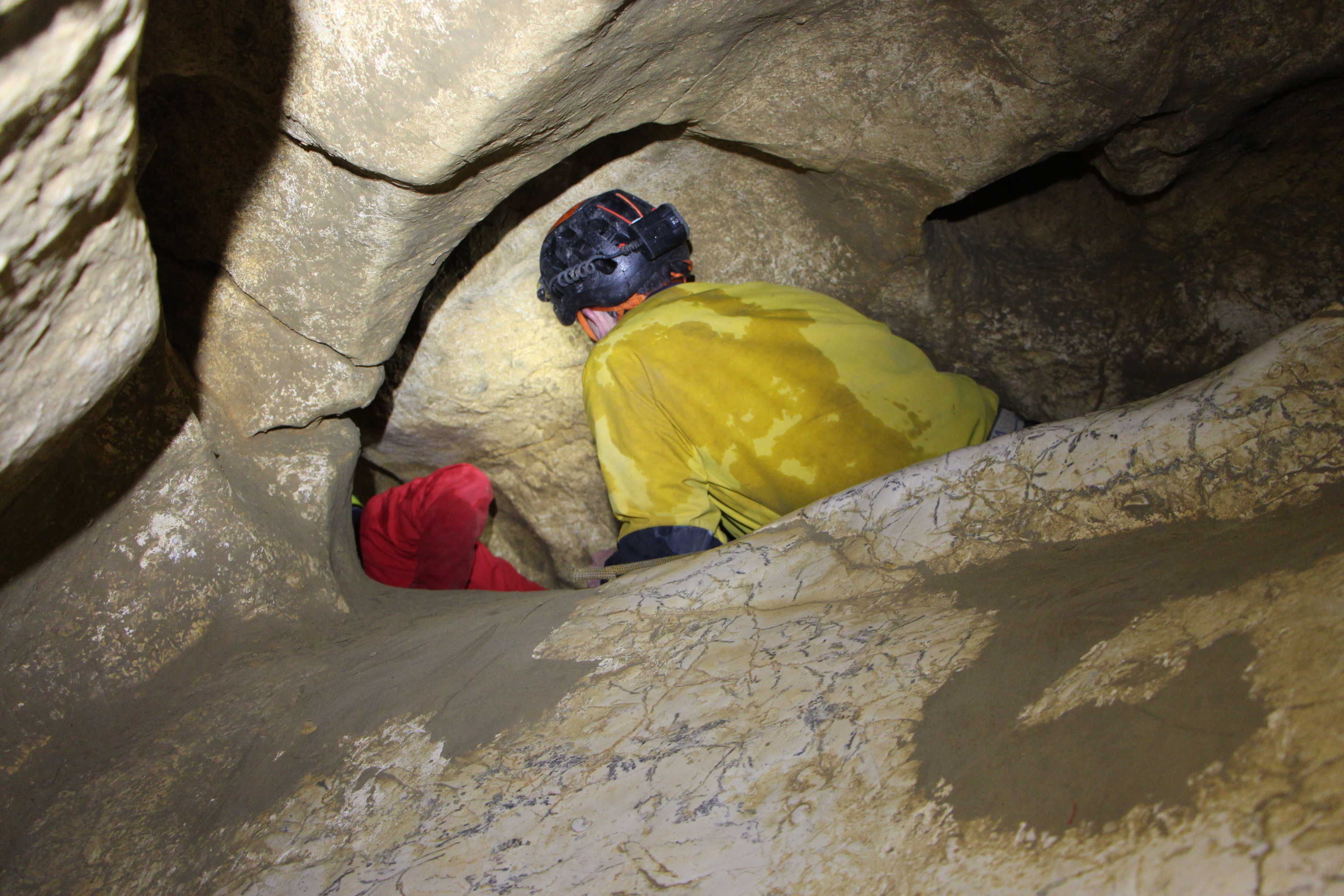 Quelques passage étroits à la grotte Roche