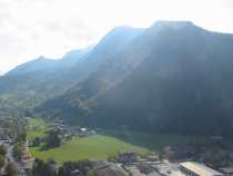 Vue sur les montagnes, avec la Tournette en arrière plan.