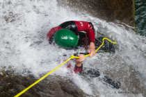 Rappel sous la cascade puis toboggan!