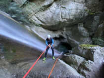 Rappel de 35m canyon d'Angon