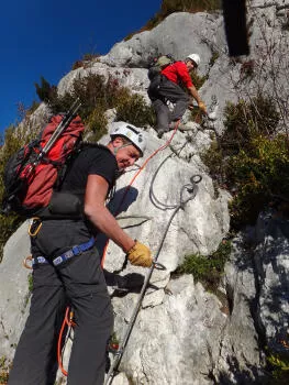 Initition, via ferrata de la Roche Veyrand, entre Grenoble et Chambéry