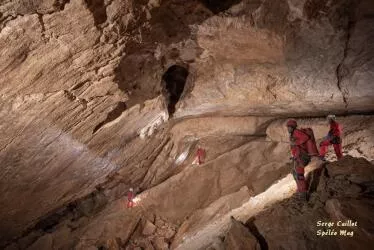 Traversée de la Grotte de Vaux