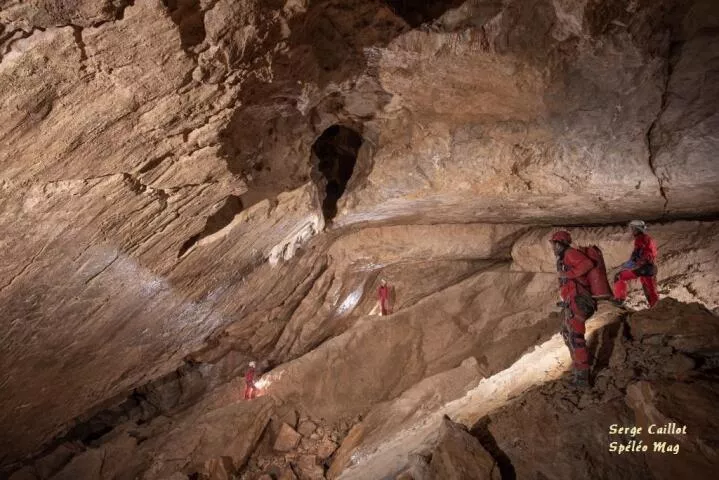Grotte de Vaux, spéléologie dans l'Ain
