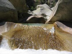 L'eau des rivières corses.