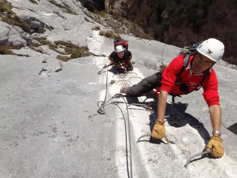 Via ferrata de la Roche Veyrand, Ambiance Aériene, Proche de Lyon et Chambéry