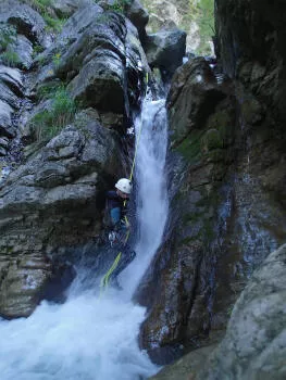 Courts rappels au canyon des moules marinières, vercors