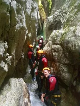 Passage entre les rocher.