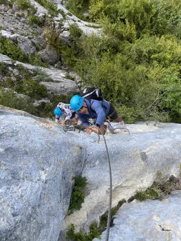 Belle escalade à la Roche Veyrand