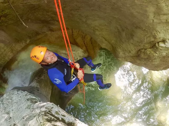 Descente en rappel au Pont du Diable.