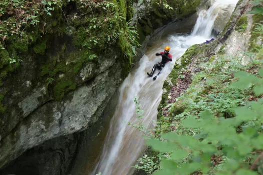 Toboggan de 15m, canyoning au Ternèze