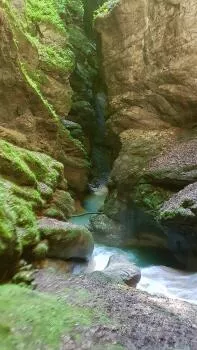 Jolies couleurs dans le canyon de l'Infernet.