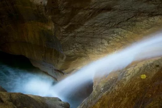 Le grand toboggan de 12m en fin de canyoning