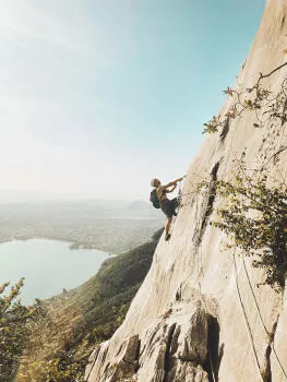 Grande voie vue sur le lac d'Annecy