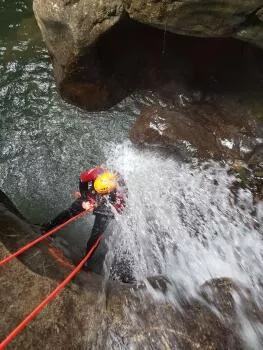 Abseiling in Vercors mountain