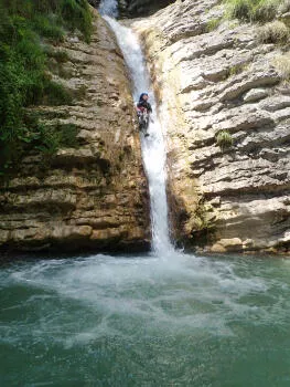 Le grand toboggan Vertical du canyon des Moules marinières