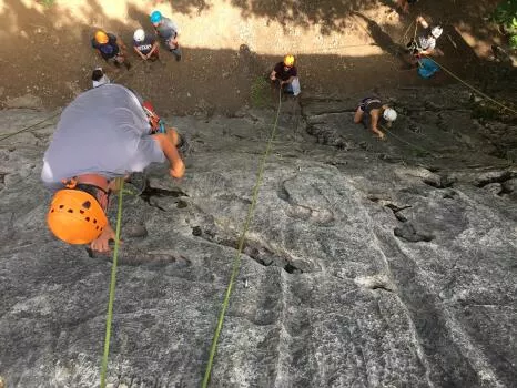 A tour de rôle pour grimper