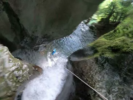 Rappel et arrivée dans la vasque.