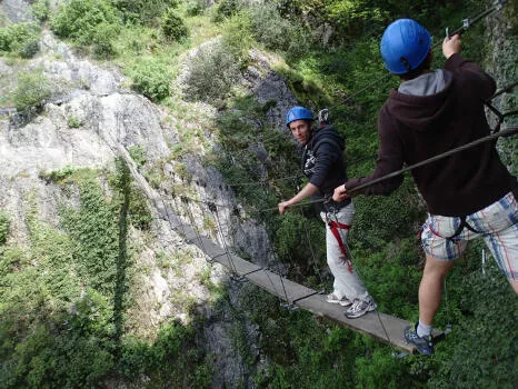 From the Nepalese bridge of the 1 part