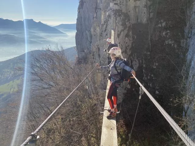 Pont Népalais à la Via le Ptchi, massif des Bauges