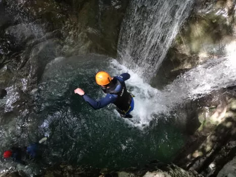 4m jump! Ecouges complete course, near Grenoble and Lyon, Vercors range