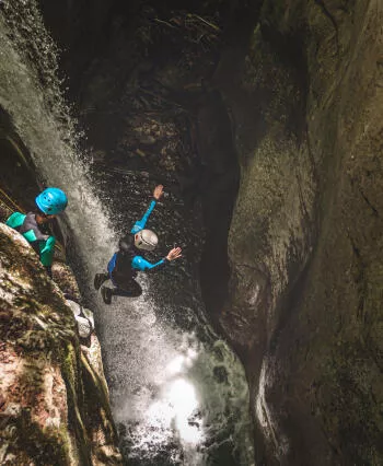 Beau saut au canyon du Furon