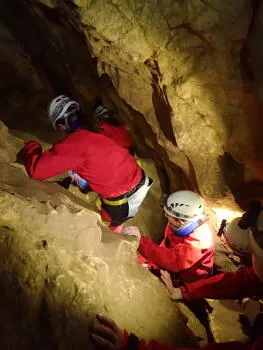 Narrowness, in Curé cave