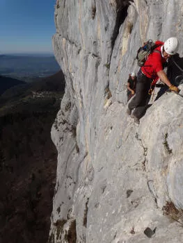 Au milieu de la Falaise, via ferrata de la Roche Veyrand, Chartreuse