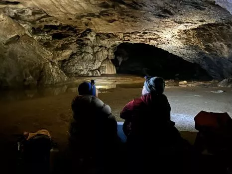 Réveil et petit-déjeuner après une nuit sous-terre