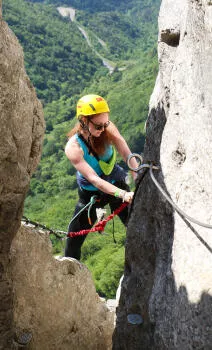 Passage sur pilier à la via de Chironne.