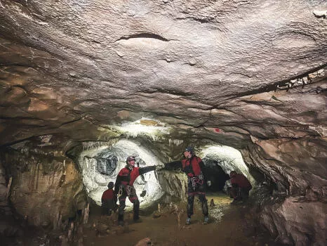 Traversée des tunnels souterrains