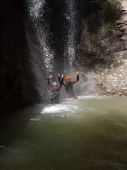  Abseiling and encouraging others