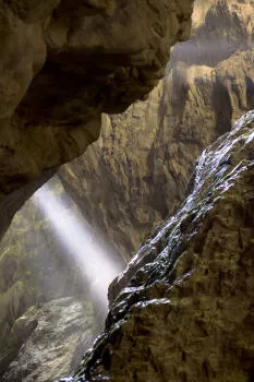 Lumière dans le canyon de l'Infernet