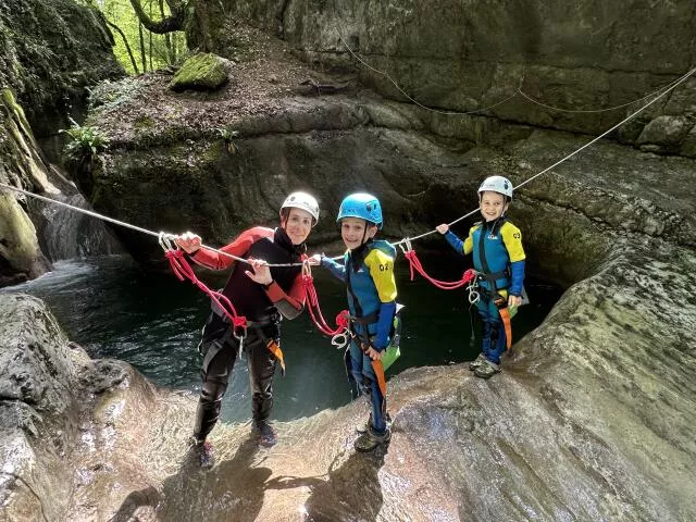 Le canyoning en famille: découvrez nos parcours favoris et nos conseils