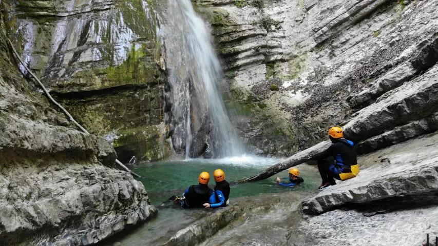 Schlucht Angon Entdeckung